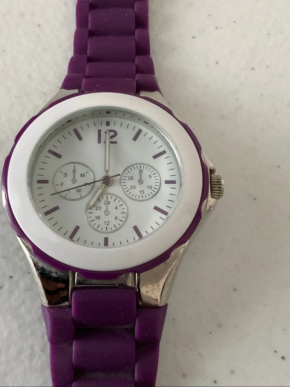 Purple Silicone Strap Fashion Watch